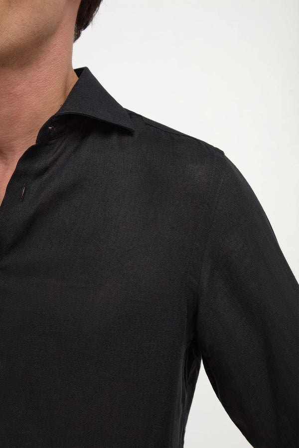 black linen shirt for men, men's black linen button-down shirt, summer black linen shirt for men, breathable linen shirt for men, stylish black linen shirt, chemise en lin noire pour hommes, chemise boutonnée en lin noire pour hommes, chemise d'été en lin noire pour hommes, chemise en lin respirante pour hommes, chemise élégante en lin noire, camicia di lino nera per uomo, camicia di lino nera con bottoni, camicia di lino traspirante per l'estate, camicia elegante di lino nera, camicia estiva di lino nera.