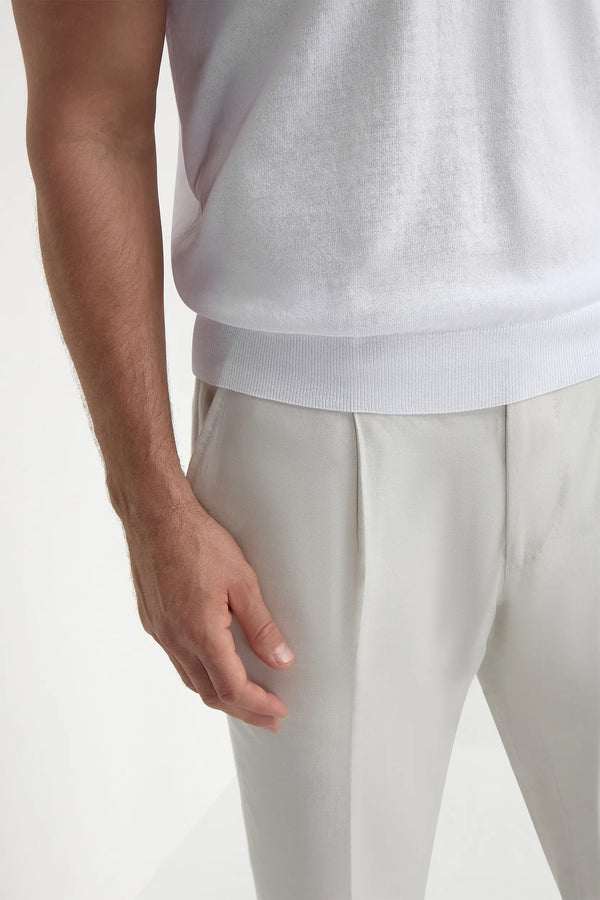 White Polo, men's white short-sleeve polo shirt, elegant breathable polo, refined casual wear, lightweight and comfortable, polo blanc pour hommes, polo respirant et raffiné, polo estival élégant, polo bianco, maglia traspirante e sofisticata, abbigliamento casual di classe.