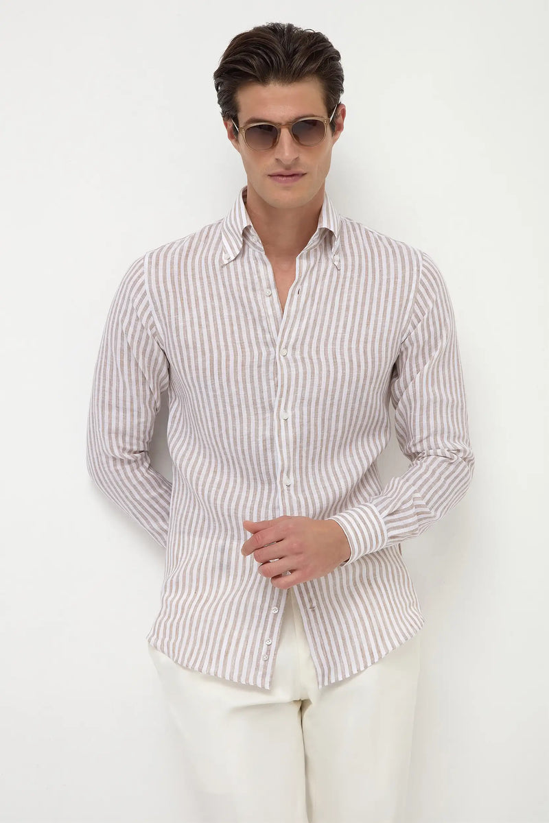 beige striped linen shirt for men, men's beige linen shirt with stripes, button-down linen shirt for men, summer linen shirt for men, chemise en lin beige rayée pour hommes, chemise boutonnée en lin pour hommes, chemise d'été en lin rayée pour hommes, camicia di lino beige a righe per uomo, camicia di lino a righe per l'estate, camicia di lino beige con bottoni, breathable linen shirt for men, elegant striped linen shirt, chemise en lin respirante pour hommes, chemise élégante rayée en lin, camicia elegan