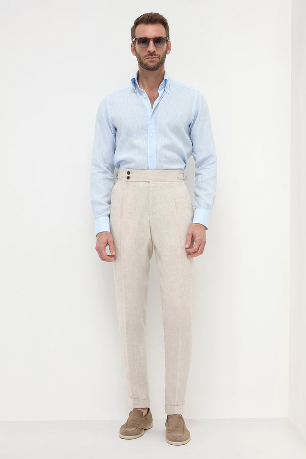 Beige Linen Soragna Trousers, men's beige linen trousers, elegant Soragna pants, breathable summer trousers, refined tailored pants, pantalon Soragna en lin beige pour hommes, pantalon élégant en lin, pantalon respirant d'été, pantaloni Soragna in lino beige, pantaloni eleganti estivi, pantaloni sartoriali traspiranti.