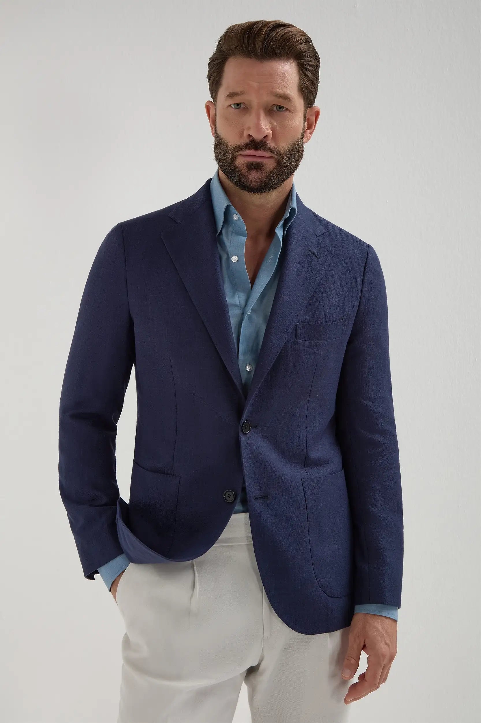 Blue Jacket in Cotton and Silk, men's blue lightweight blazer, elegant breathable jacket, refined casual and formal wear, soft and comfortable fabric, veste bleue en coton et soie pour hommes, veste légère et respirante, veste élégante et confortable, giacca blu in cotone e seta, giacca traspirante e raffinata, abbigliamento sofisticato, Loro Piana "Softime"