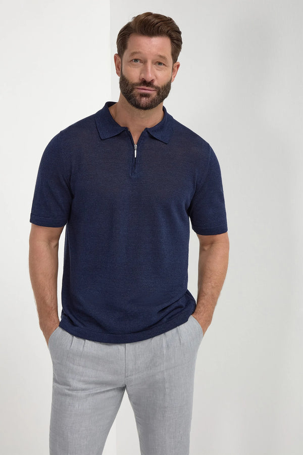 Blue Linen and Cotton Zipped Polo, men's blue zip polo shirt, elegant lightweight polo, breathable summer polo, refined casual wear, polo zippé en lin et coton bleu pour hommes, polo léger et respirant, polo estival élégant, polo con zip in lino e cotone blu, polo traspirante e raffinato, abbigliamento casual elegante.