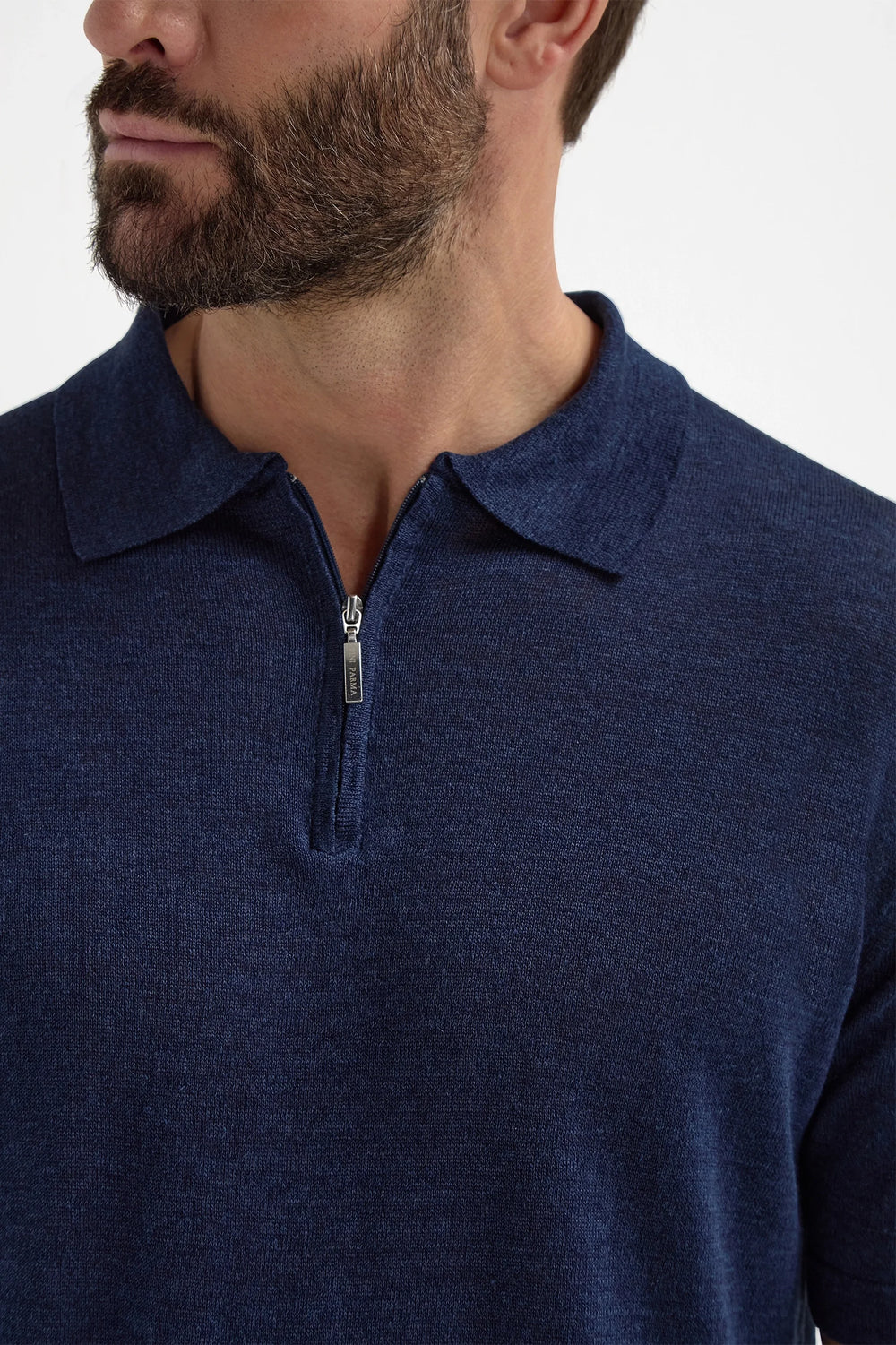 Blue Linen and Cotton Zipped Polo, men's blue zip polo shirt, elegant lightweight polo, breathable summer polo, refined casual wear, polo zippé en lin et coton bleu pour hommes, polo léger et respirant, polo estival élégant, polo con zip in lino e cotone blu, polo traspirante e raffinato, abbigliamento casual elegante.