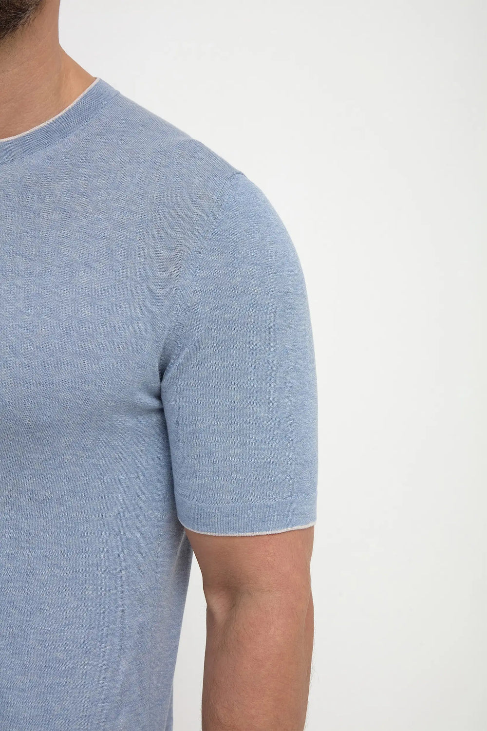 Dusty Blue Knitted T-Shirt, men's dusty blue knit tee, elegant lightweight t-shirt, breathable summer knitwear, refined casual wear, t-shirt en maille bleu poussière pour hommes, t-shirt tricoté léger et respirant, t-shirt estival élégant, maglietta in maglia blu polvere, maglia leggera e traspirante, abbigliamento casual raffinato.