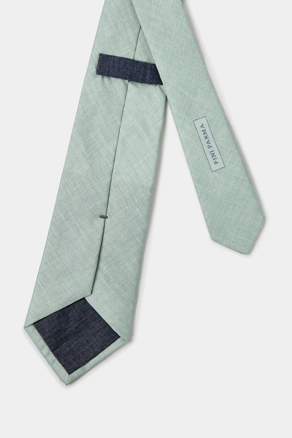 Green Linen and Silk Tie, men's green tie, elegant green tie, formal linen and silk tie, breathable green tie, cravate en lin et soie verte, cravate élégante pour hommes, cravate formelle en lin et soie, cravatta verde in lino e seta, cravatta elegante verde, cravatta formale in lino e seta.