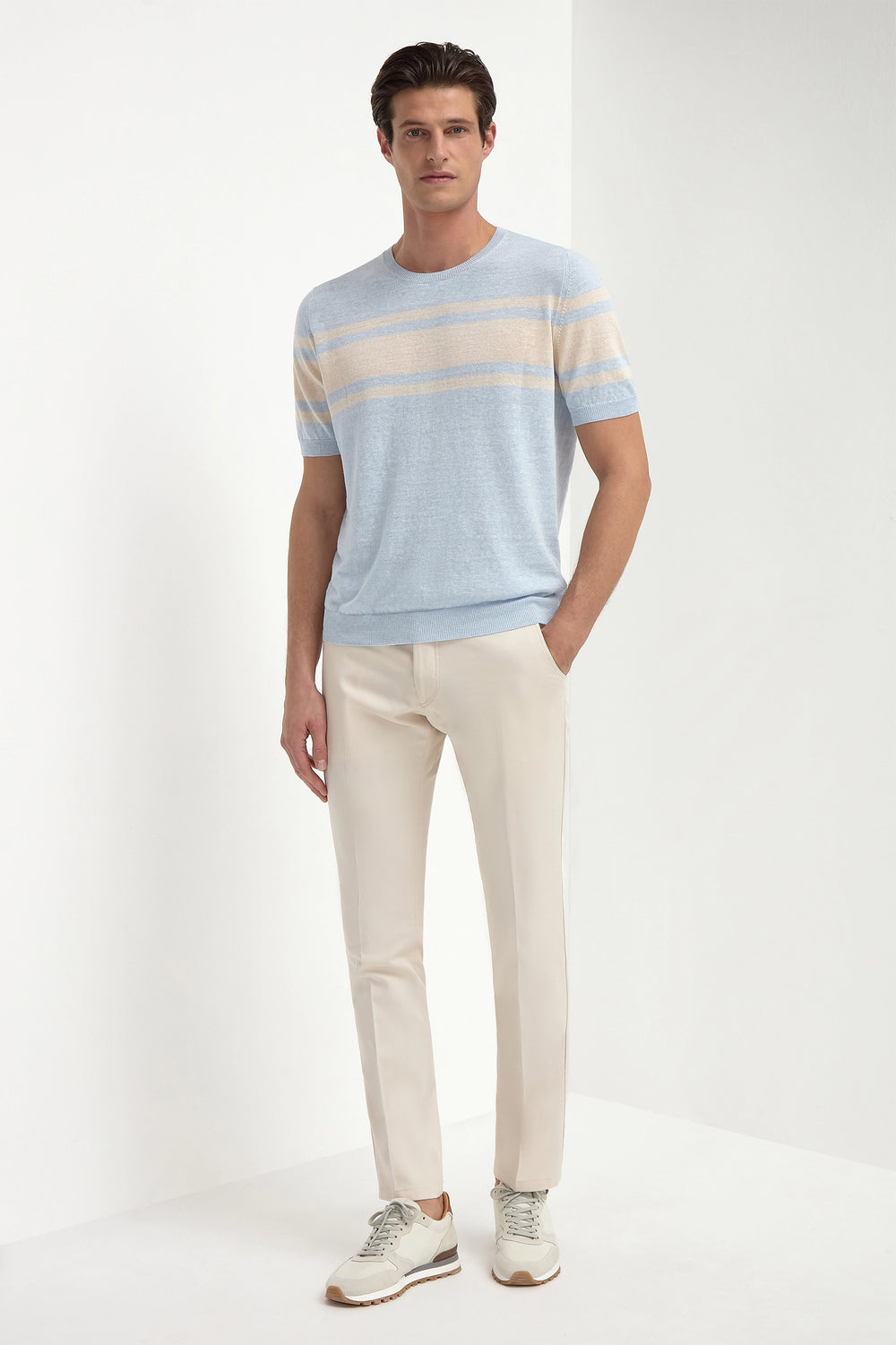 Light Blue Striped Linen T-Shirt, men's breathable linen tee, elegant lightweight summer t-shirt, refined casual wear, comfortable and versatile, t-shirt en lin à rayures bleu clair pour hommes, t-shirt estival respirant, t-shirt élégant et sophistiqué, t-shirt in lino a righe azzurro, maglia traspirante e raffinata, abbigliamento casual di classe.