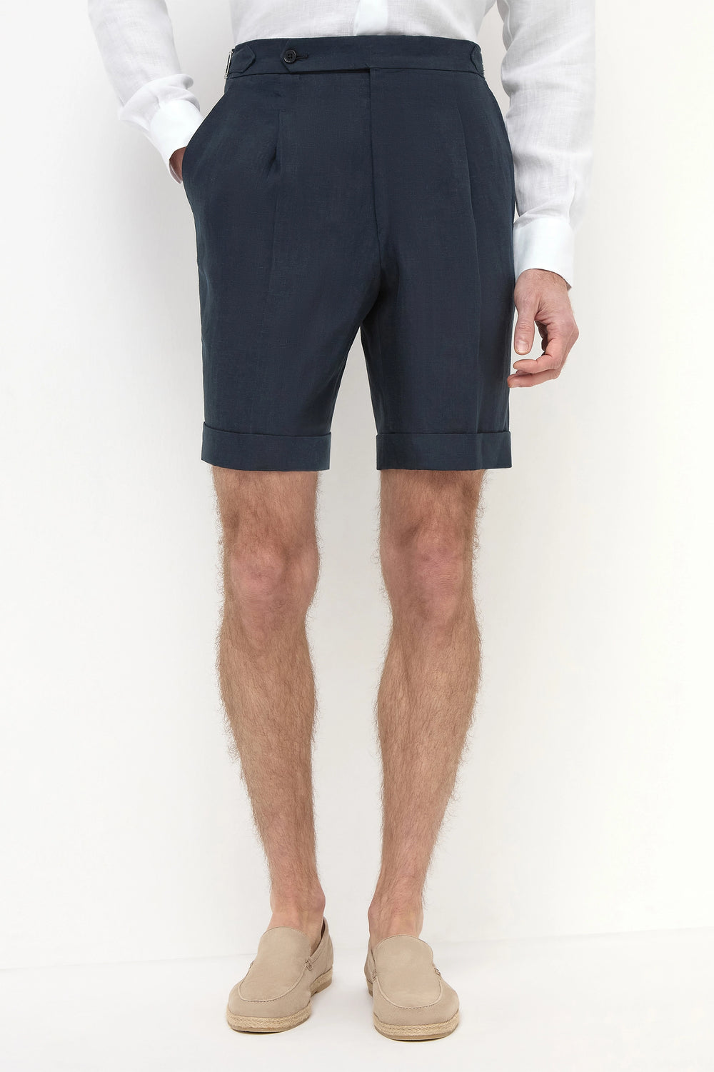 Navy Linen Shorts, men's navy blue breathable linen shorts, elegant lightweight summer shorts, refined casual wear, comfortable and versatile, short en lin bleu marine pour hommes, short estival respirant, short élégant et sophistiqué, pantaloncini in lino blu navy, bermuda traspirante e raffinato, abbigliamento casual di classe.