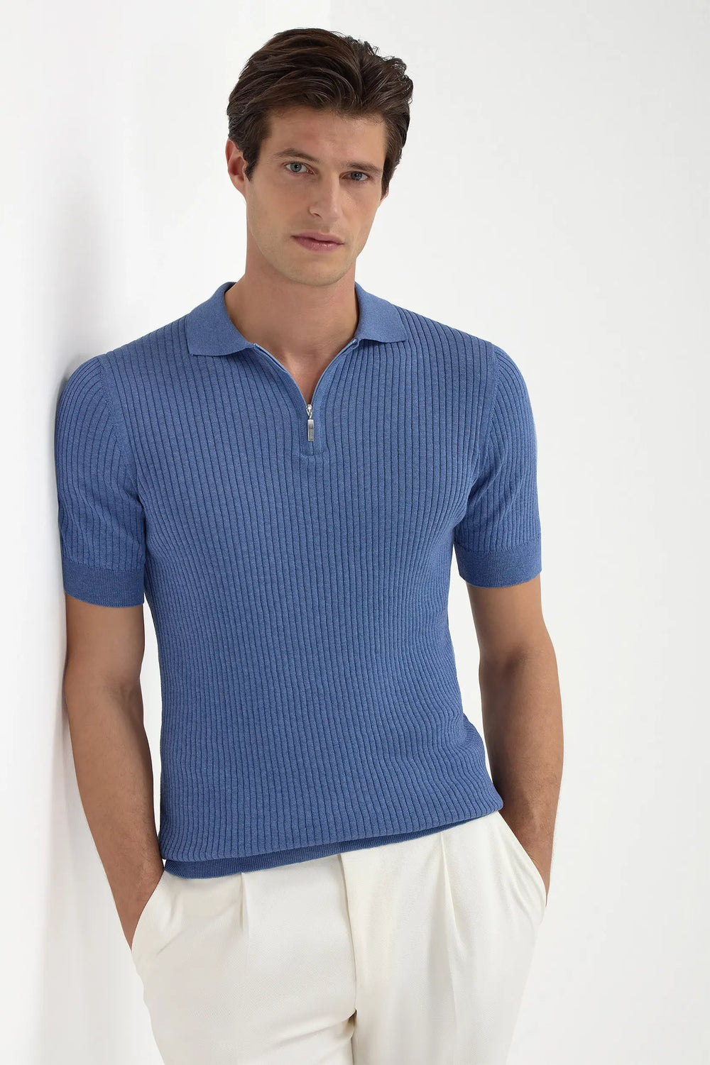 Sky Blue Thin Rib Zipped Polo, men's sky blue ribbed knit polo, elegant lightweight polo with zip closure, breathable and refined casual wear, comfortable and versatile, polo zippé bleu ciel à fines côtes pour hommes, polo respirant et sophistiqué, polo léger et élégant, polo con zip a costine sottili blu cielo, maglia traspirante e raffinata, abbigliamento casual sofisticato.