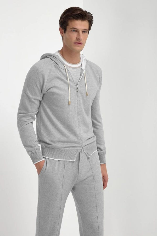 Sky Grey Cashmere Blend Hoodie Sweatshirt, men's light grey cashmere hoodie, elegant soft knit sweatshirt, breathable lightweight hoodie, refined casual wear, sweat à capuche en mélange de cachemire gris ciel pour hommes, hoodie léger et respirant, pull raffiné et confortable, felpa con cappuccio in misto cashmere grigio cielo, maglia morbida e traspirante, abbigliamento casual elegante.