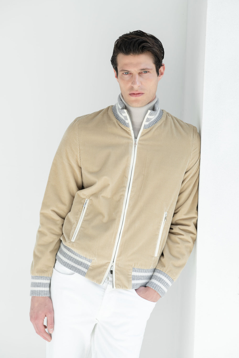 Corduroy Bomber, College style Bomber jacket, Gran Sasso wool bomber jacket, italian wool jacket,Bomber en velours côtelé, veste bomber de style College, veste bomber en laine Gran Sasso, veste en laine italienne, Bomber in velluto a coste, bomber in stile college, bomber in lana Gran Sasso, giacca in lana italiana