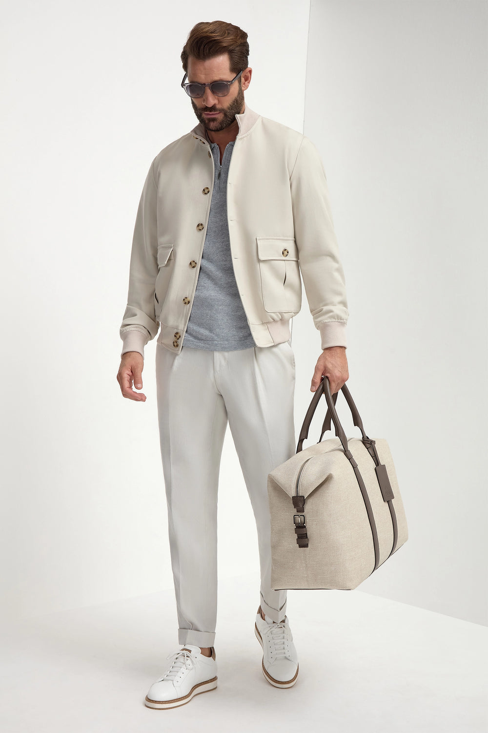 High-end beige bomber jacket, Italian beige jacket, luxury men’s bomber, premium cotton and silk jacket, elegant casual jacket, handcrafted Italian bomber, stylish beige bomber, blouson beige en coton et soie fabriqué en Italie, veste bomber italienne haut de gamme, veste élégante pour homme, giacca bomber beige in cotone e seta fatta in Italia, giacca elegante italiana