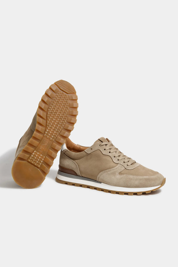 Suede runners, nabuck sport shoes, elegant suede and nubuck runners, Beige suede shoes, Scarpe da corsa in camoscio, scarpe sportive in nabuck, scarpe da corsa eleganti in camoscio e nabuk, scarpe in camoscio beige, Chaussures de sport en daim, chaussures de sport en nubuck, chaussures élégantes en daim et nubuck, chaussures en daim beige, Scarpe da corsa in camoscio,