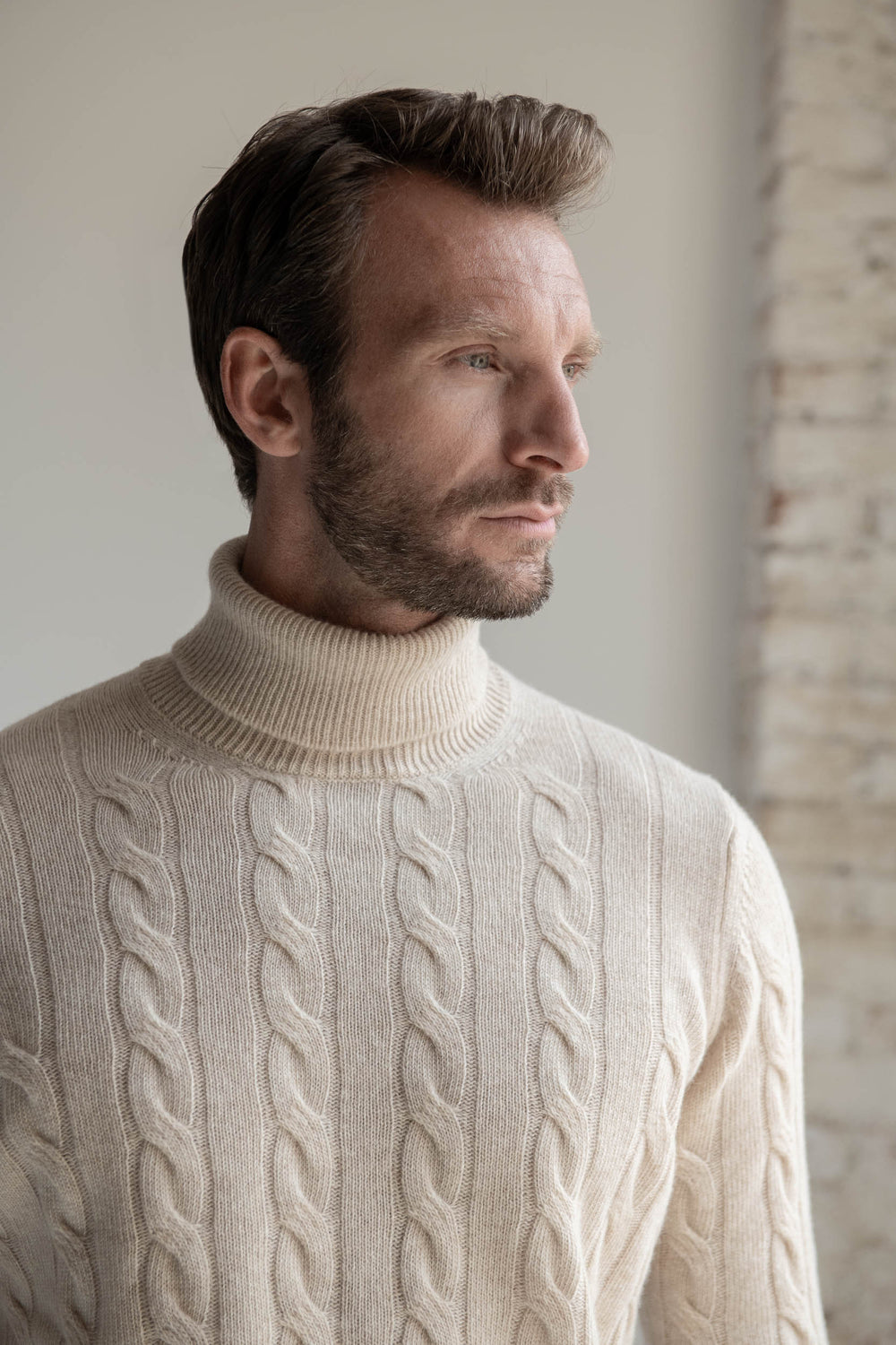 beige turtleneck, beige men turtleneck, cable turtleneck, luxury beige turtleneck, cashmere turtleneck, col roulé beige, col roulé homme beige