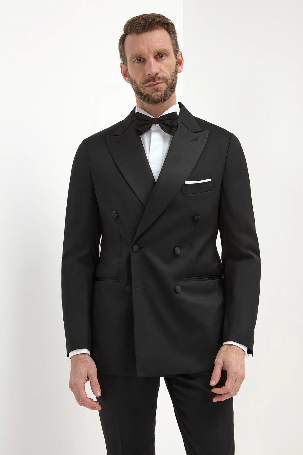 Black Double-Breasted Tuxedo, men's black tuxedo, elegant double-breasted tuxedo, formal black evening suit, breathable black tuxedo, smoking noir croisé, costume de soirée noir pour hommes, costume formel noir croisé, smoking nero doppiopetto, abito elegante da sera, abito formale nero doppiopetto.