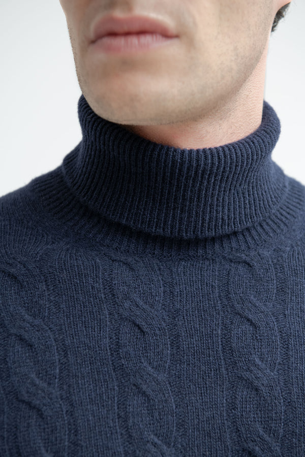 
Cable Knit turtleneck in merino wool, italian merino wool sweater, Blue Cable Knit Turtleneck in italian wool,  100% superfine Super 100 Merino wool turtleneck, Col roulé en laine mérinos, pull italien en laine mérinos, Col roulé en laine italienne, 100% laine mérinos Super 100, Dolcevita in lana merino, maglione italiano in lana merino, Dolcevita blu in lana italiana, dolcevita in lana Super 100 Merino 100% superfine
