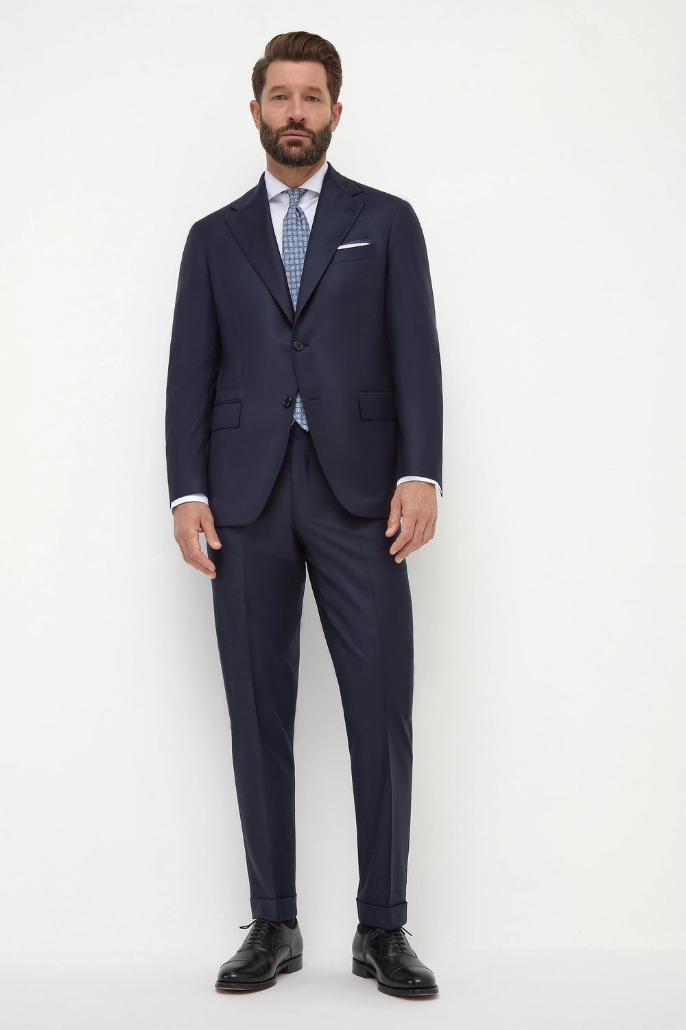 Blue Full Canvas Suit, men's blue canvas suit, tailored blue suit, elegant full canvas suit, breathable blue suit, costume bleu en pleine toile, costume bleu sur mesure, costume élégant pour hommes, completo blu in tela intera, abito blu su misura, abito elegante in tela intera, Loro Piana Australis.