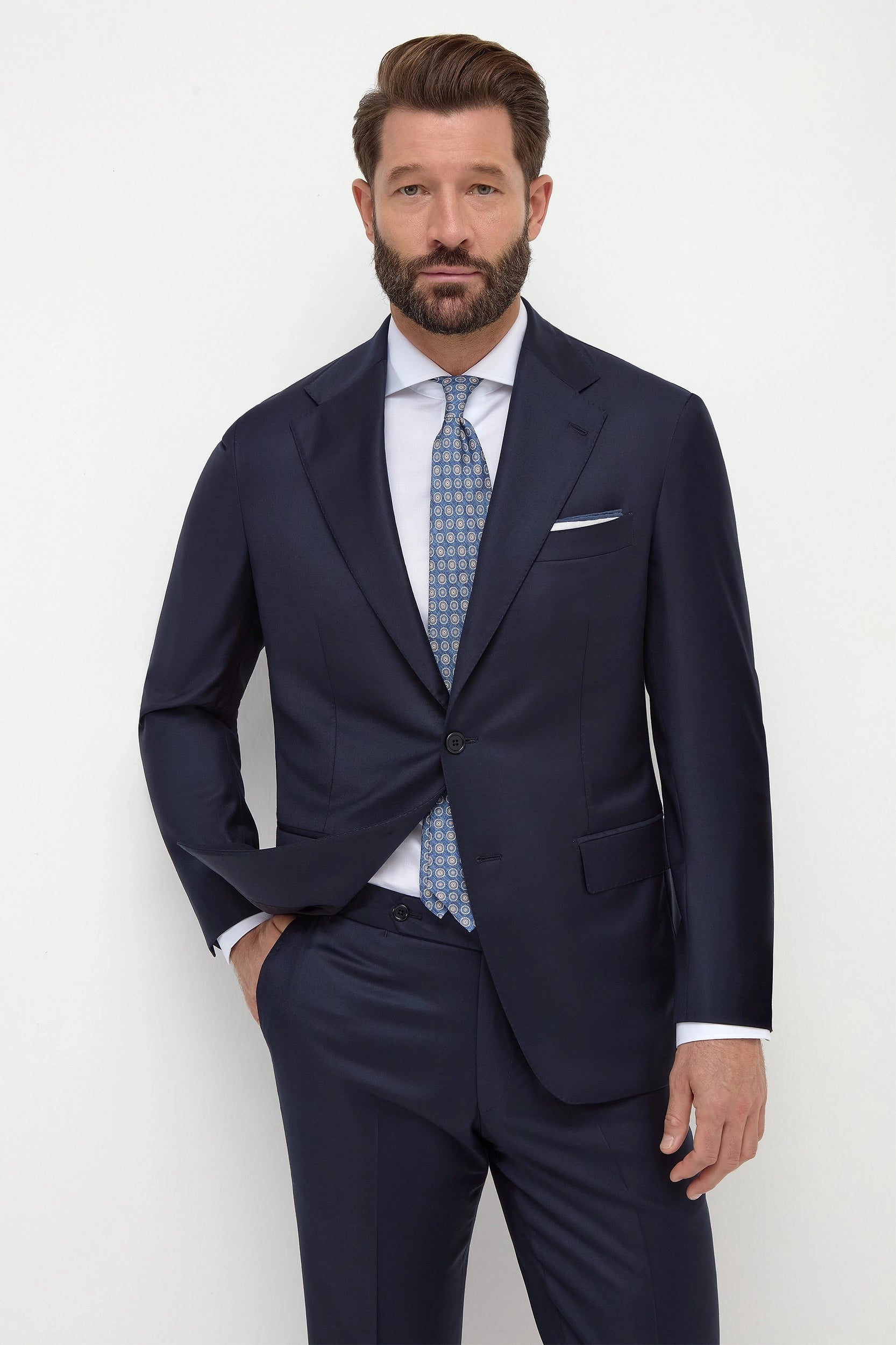 Blue Full Canvas Suit, men's blue canvas suit, tailored blue suit, elegant full canvas suit, breathable blue suit, costume bleu en pleine toile, costume bleu sur mesure, costume élégant pour hommes, completo blu in tela intera, abito blu su misura, abito elegante in tela intera.