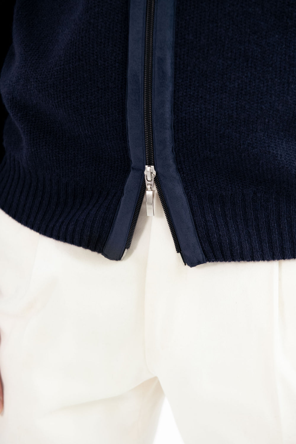 Pull zippé en mélange de cachemire nid d'abeille bleu – Made in Italy