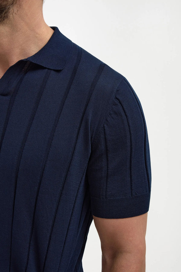 Blue Ribbed Polo, Knit Polo Blue, cotton knitted polo, cotton ribbed blue polo, Blue Ribbed Knit Polo, Polo blu a coste, Polo blu a maglia, Polo in cotone a maglia, Polo blu in cotone a coste, Polo blu a maglia, Polo bleu côtelé, Polo bleu tricoté, Polo coton tricoté, Polo bleu coton côtelé, Polo bleu