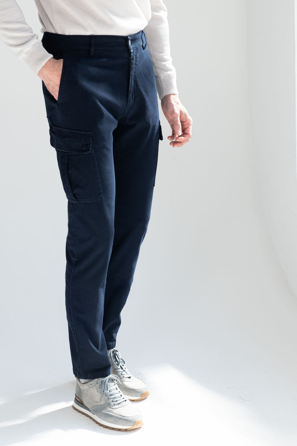 Cargo Trousers in Italian Cotton, High Rise Italian Cargo, Blue Cotton Cargo Trousers, Pantaloni cargo in cotone italiano, pantaloni cargo italiani a vita alta, pantaloni cargo in cotone blu, Pantaloni cargo in cotone italiano, pantaloni cargo italiani a vita alta, pantaloni cargo in cotone blu