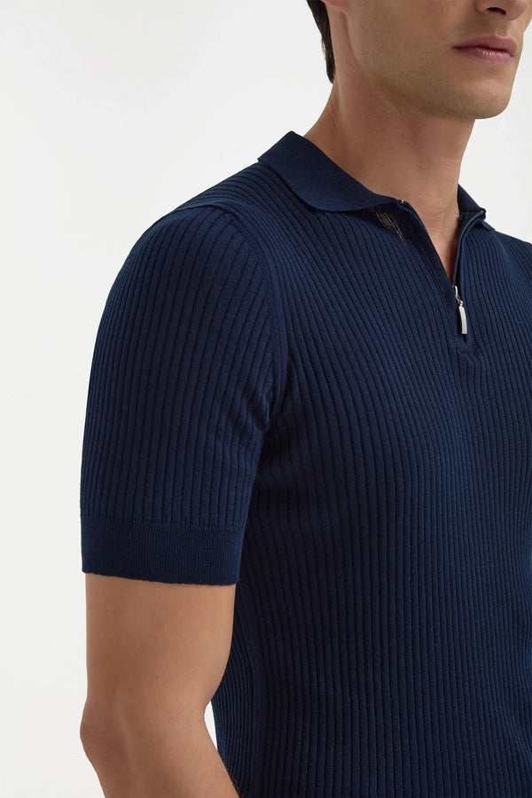 Blue Thin Rib Zipped Polo, men's blue ribbed knit polo, elegant lightweight polo with zip closure, breathable and refined casual wear, comfortable and versatile, polo zippé bleu à fines côtes pour hommes, polo respirant et sophistiqué, polo léger et élégant, polo con zip a costine sottili blu, maglia traspirante e raffinata, abbigliamento casual sofisticato.