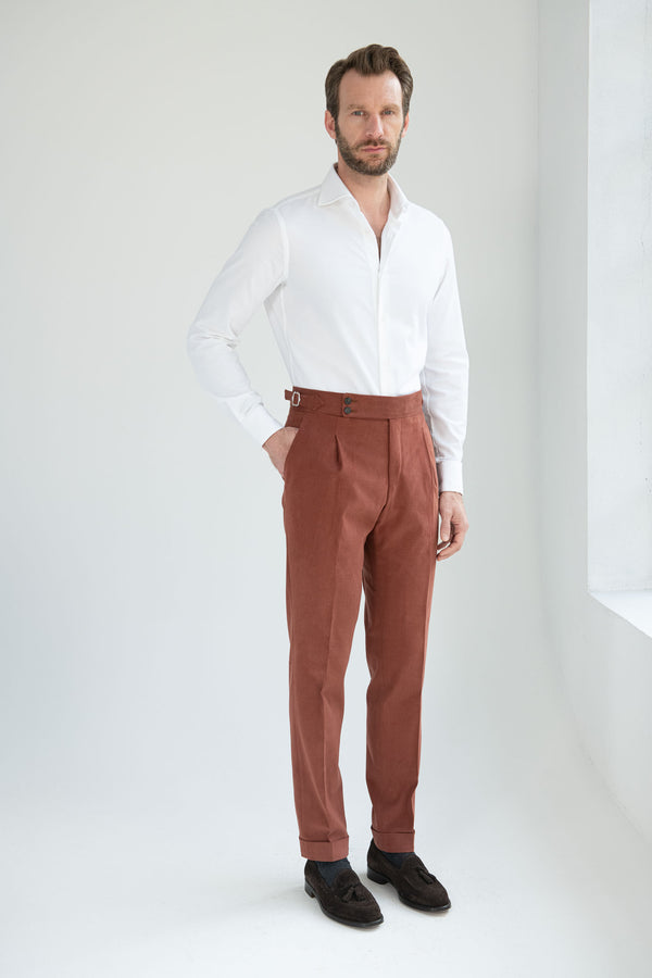 Men Cotton Trousers, Italia style cotton trousers, Red Brick High Rise Trousers, Brick High Rise cotton trousers, Pantaloni in cotone da uomo, pantaloni in cotone stile Italia, pantaloni a vita alta rosso mattone, pantaloni a vita alta in cotone mattone, Pantalon en coton pour homme, pantalon en coton de style italien, pantalon à taille haute rouge brique, pantalon à taille haute en coton brique, 
