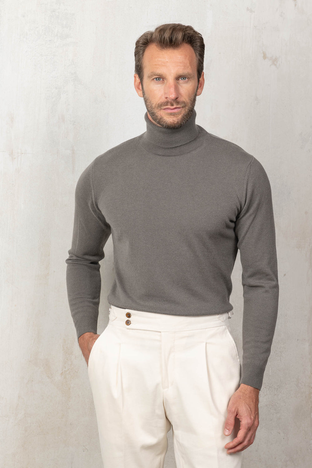 taupe cashmere turtleneck, cashmere turtleneck, thin cashmere turtleneck, col roulé taupe, col roulé cachemire, col roulé cachemire taupe, dolcevita cashmere taupe, dolcevita cashmere, dolcevita cashmere sottile, 