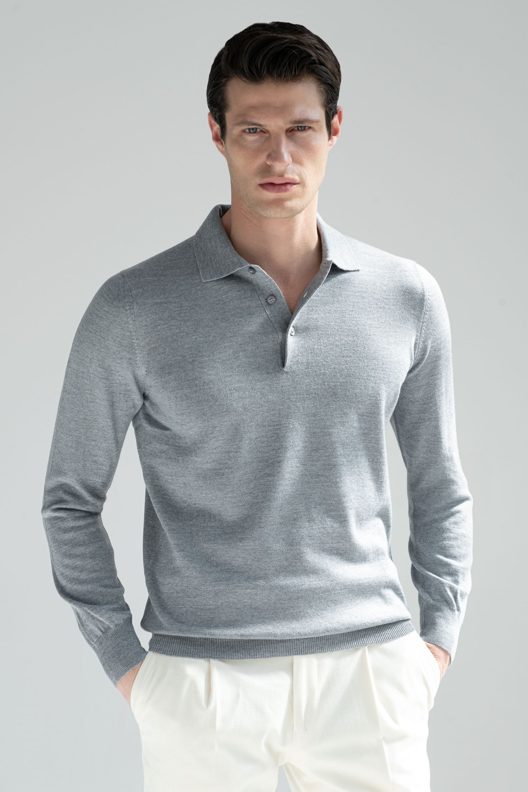 Men wool polo, Merino Wool Polo, Grey Polo in Merino Wool, Gran Sasso Merino wool Polo, Polo en laine pour homme, Polo en laine mérinos, Polo Gris en laine mérinos, Polo en laine mérinos Gran Sasso, Polo da uomo in lana, polo in lana merino, polo in lana merino grigio, polo in lana merino Gran Sasso,
