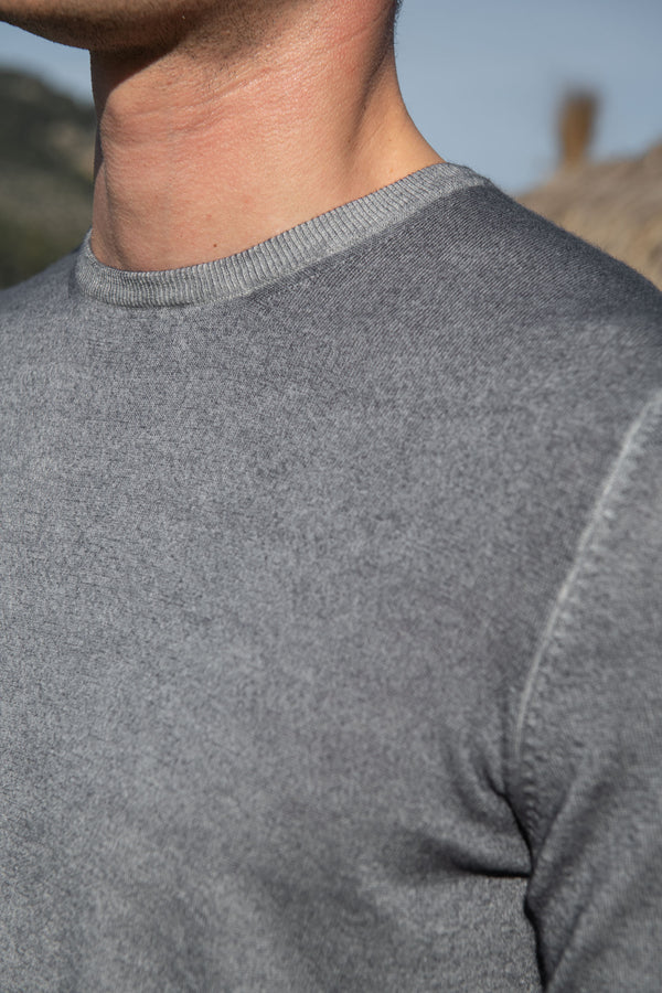 Men Cashmere round neck, grey roundneck, summer cashmere roundneck, grey light roundneck, italian cashmere jumper, grey cashmere roundneck, Col rond en cachemire pour homme, col rond gris, col rond en cachemire pour l'été, col rond gris léger, pull en cachemire italien, col rond en cachemire gris, Girocollo cashmere uomo, girocollo grigio, girocollo cashmere estate, girocollo grigio chiaro, maglione cashmere italiano, girocollo cashmere grigio, 