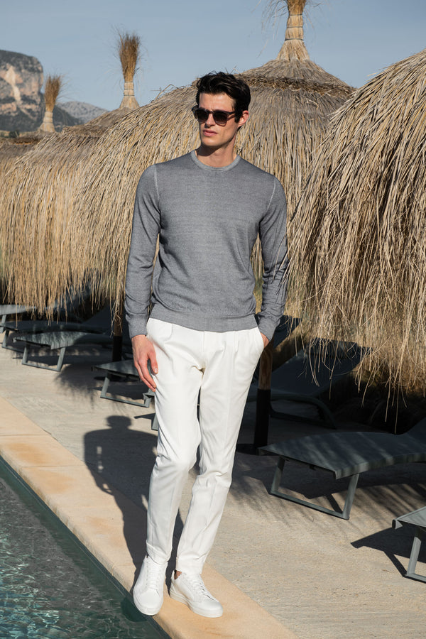 Men Cashmere round neck, grey roundneck, summer cashmere roundneck, grey light roundneck, italian cashmere jumper, grey cashmere roundneck, Col rond en cachemire pour homme, col rond gris, col rond en cachemire pour l'été, col rond gris léger, pull en cachemire italien, col rond en cachemire gris, Girocollo cashmere uomo, girocollo grigio, girocollo cashmere estate, girocollo grigio chiaro, maglione cashmere italiano, girocollo cashmere grigio, 