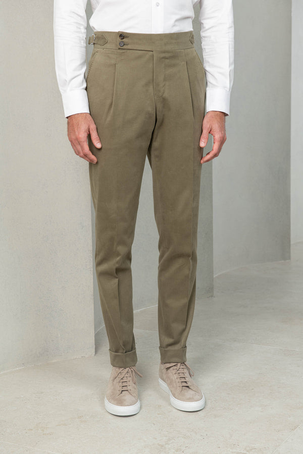 khaki cotton trousers, khaki cotton ghurka trousers, olive green cotton trousers, green cotton trousers, pantalon vert kaki ghurka, pantalon vert en coton, pantalon ghurka vert coton, pantalon vert olive coton