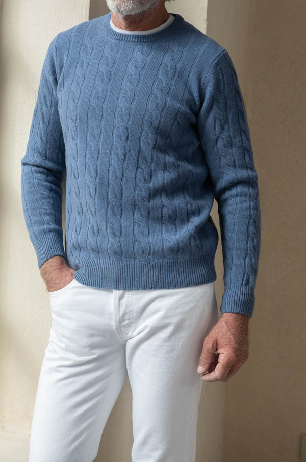 Cable sweater, light blue cable knitwear, wool and cash,mere knitwear, wool sweater, cashmere sweater, light blue cable knit sweater, Maglione a cavi, maglia a cavi azzurra, lana e cash, maglieria semplice, maglione di lana, maglione di cashmere, maglione a cavi azzurra, Pull en câble, tricot en câble bleu clair, laine et cachemire, tricot en câble, pull en laine, pull en cachemire, pull en câble bleu clair