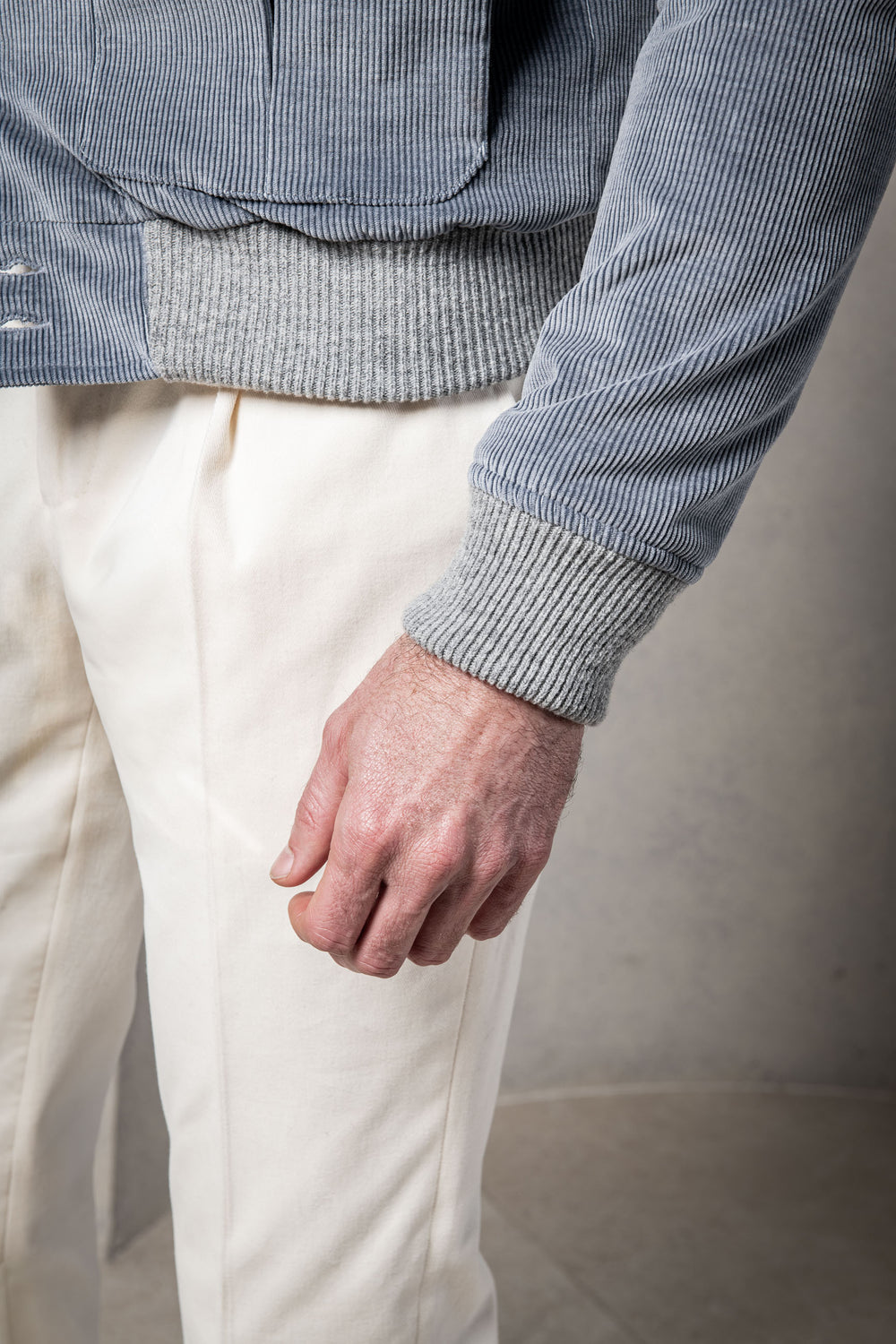 Giubbotto bomber in velluto a coste azzurro – Made in Italy