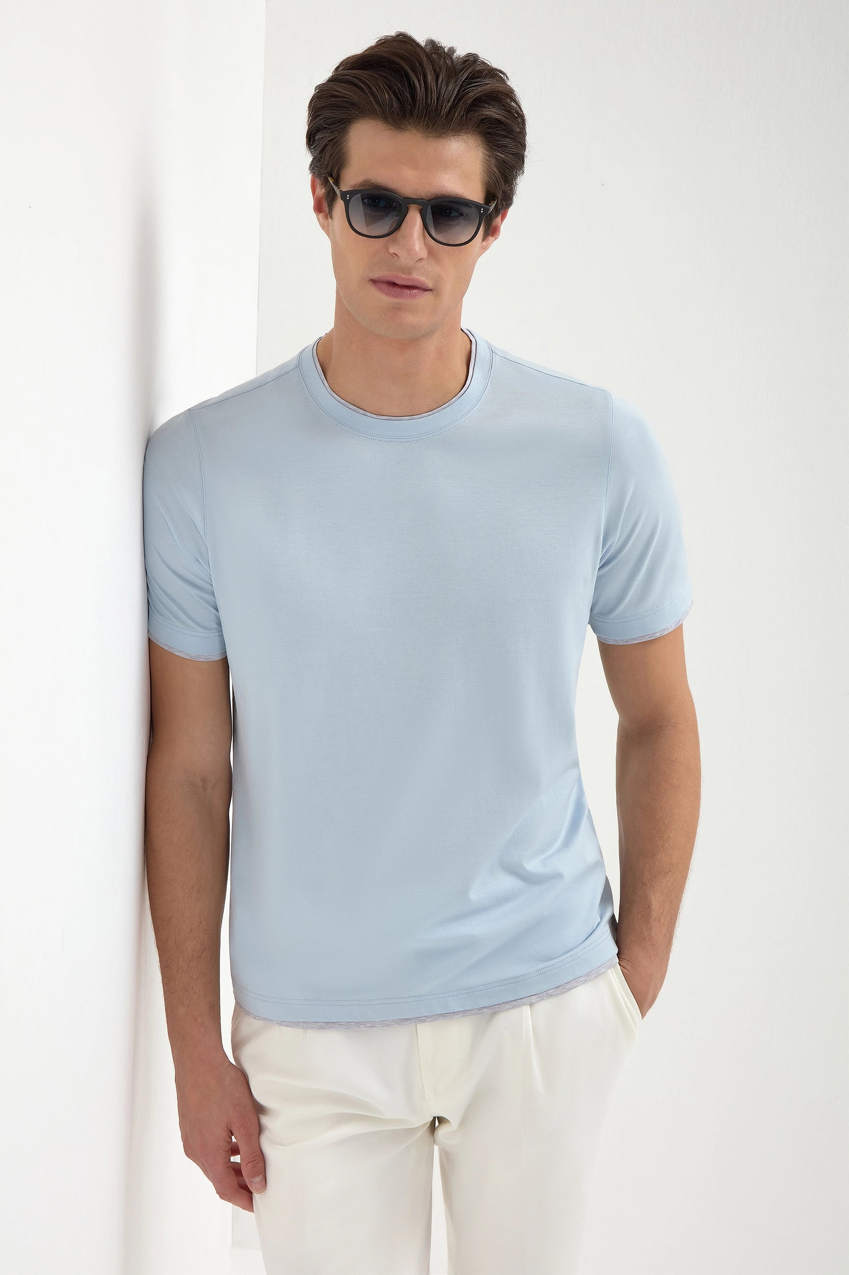 T-shirt in cotone azzurro con dettaglio colletto - Made in Italy