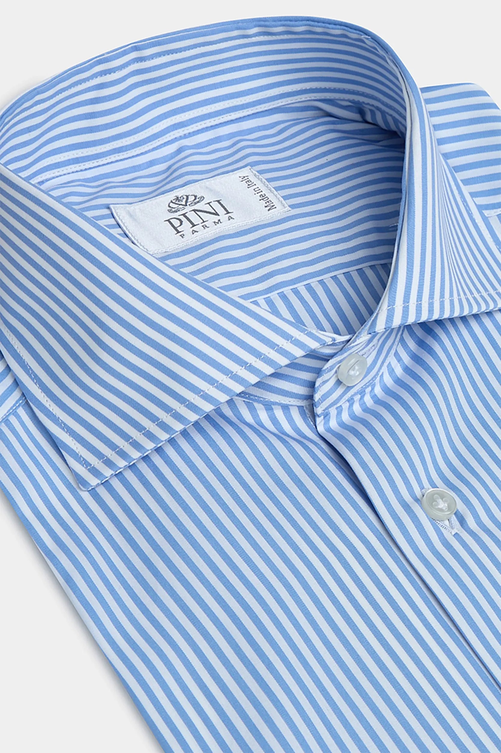 Light blue striped shirt, Italian striped shirt, luxury light blue shirt, premium striped shirt for men, elegant men’s striped shirt, handcrafted Italian shirt, classic light blue striped shirt, stylish formal shirt, chemise rayée bleu clair italienne, chemise de luxe à rayures bleues, chemise élégante bleu clair, chemise rayée faite à la main en Italie, camicia a righe blu chiaro, camicia elegante in cotone italiano, camicia formale italiana