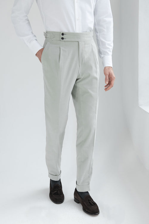 Men Cotton Trousers, Italia style cotton trousers, Light Grey High Rise Trousers, High Rise cotton trousers, Pantalon en coton pour homme, pantalon en coton de style italien, pantalon gris clair à taille haute, pantalon en coton à taille haute, Pantaloni da uomo in cotone, pantaloni in cotone stile italiano, pantaloni a vita alta grigio chiaro, pantaloni in cotone a vita alta,