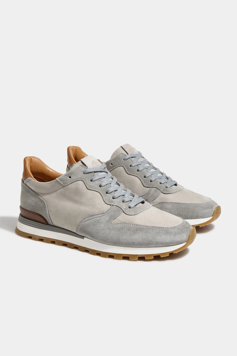 Suede runners, nabuck sport shoes, elegant suede and nubuck runners, light Grey suede shoes, Scarpe da corsa in camoscio, scarpe sportive in nabuck, scarpe da corsa eleganti in camoscio e nabuk, scarpe in camoscio grigio chiaro, Chaussures de sport en daim, chaussures de sport en nubuck, chaussures élégantes en daim et nubuck, chaussures en daim gris clair, Scarpe da corsa in camoscio,