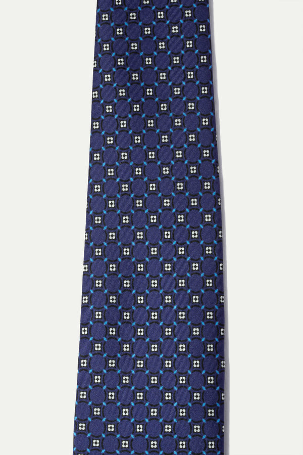  Italian silk blue tie with printed fancy, Italian silk blue printed fancy tie, Italian silk blue and white fancy, Cravate italienne en soie bleue avec fantaisie imprimée, cravate italienne en soie bleue avec fantaisie imprimée, cravate italienne en soie bleue et blanche avec fantaisie, Cravatta blu in seta italiana con fantasia stampata, cravatta blu in seta italiana con fantasia stampata, cravatta blu e bianca in seta italiana,