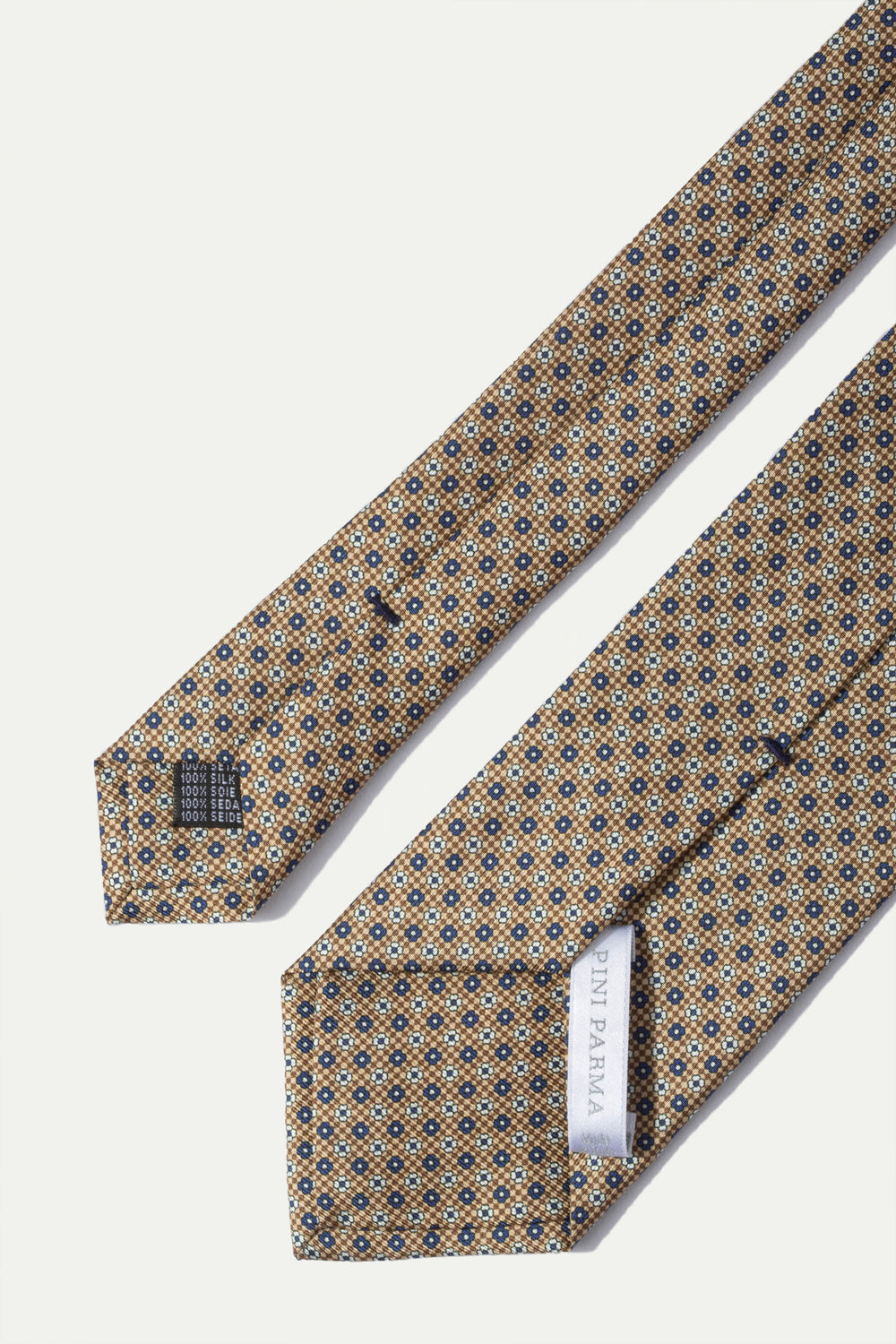 Italian silk Ochre tie with micro fancy, Italian silk Ochre micro fancy tie, Italian silk Ochre tie, Cravatta in seta italiana ocra con micro fantasia, cravatta in seta italiana ocra micro fantasia, cravatta in seta italiana ocra, Cravate Ochre en soie italienne avec micro fantaisie, cravate Ochre en soie italienne avec micro fantaisie, cravate Ochre en soie italienne,