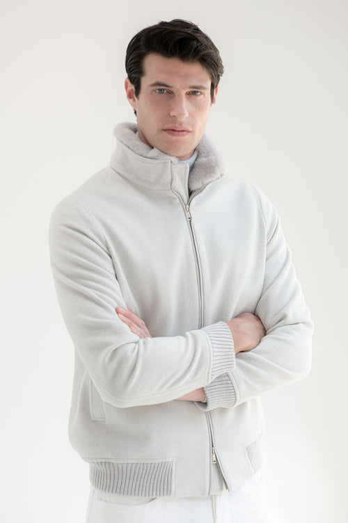 Loro Piana Wool Bomber, Removable Mink Bomber Jacket, Off White Bomber in Loro Piana Wool, Bombardier en laine Loro Piana, Blouson bombardier en vison amovible, Bombardier blanc cassé en laine Loro Piana, Bomber in lana Loro Piana, Bomber con visone rimovibile, Bomber off white in lana Loro Piana,
