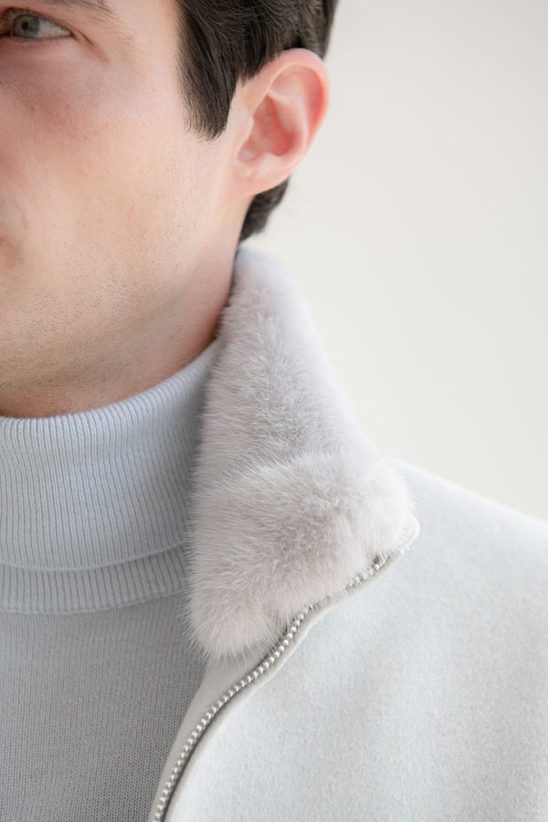 Loro Piana Wool Bomber, Removable Mink Bomber Jacket, Off White Bomber in Loro Piana Wool, Bombardier en laine Loro Piana, Blouson bombardier en vison amovible, Bombardier blanc cassé en laine Loro Piana, Bomber in lana Loro Piana, Bomber con visone rimovibile, Bomber off white in lana Loro Piana,
