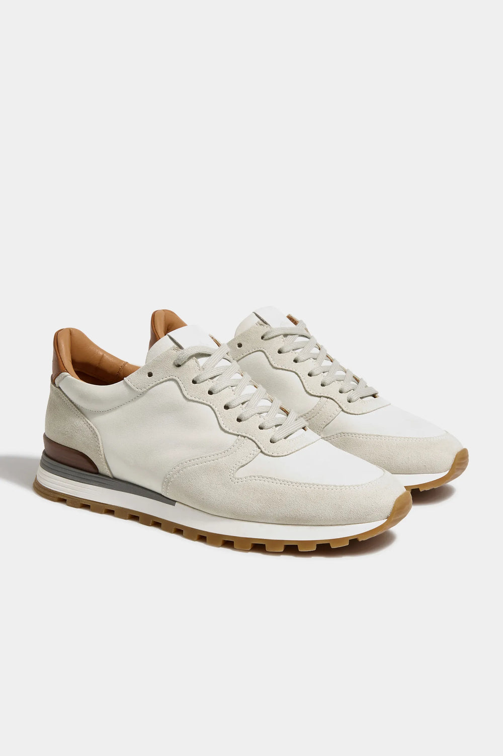 Suede runners, nabuck sport shoes, elegant suede and nubuck runners, Off White suede shoes, Chaussures en daim, chaussures de sport en nubuck, chaussures élégantes en daim et nubuck, chaussures en daim blanc cassé, Scarpe da corsa in camoscio, scarpe sportive in nabuck, scarpe da corsa eleganti in camoscio e nabuk, scarpe in camoscio Off White,