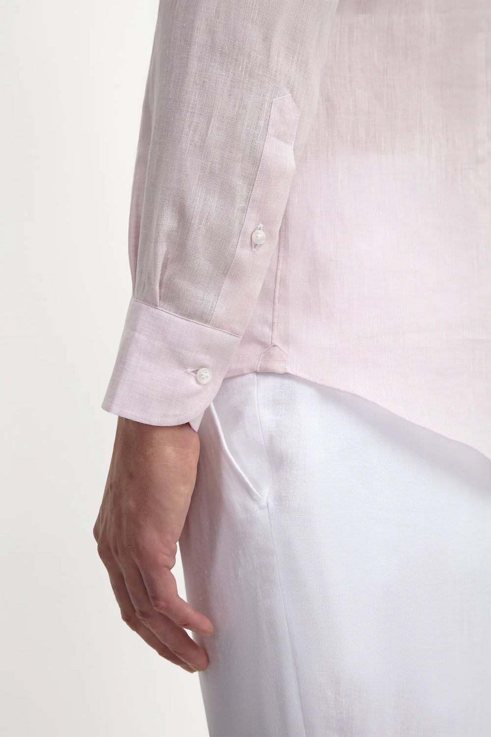 Pink Linen Shirt, men's pink linen shirt, elegant pink shirt, breathable summer shirt, casual pink linen shirt, chemise en lin rose pour hommes, chemise d'été rose, chemise élégante en lin, camicia di lino rosa per uomo, camicia rosa elegante, camicia estiva in lino.