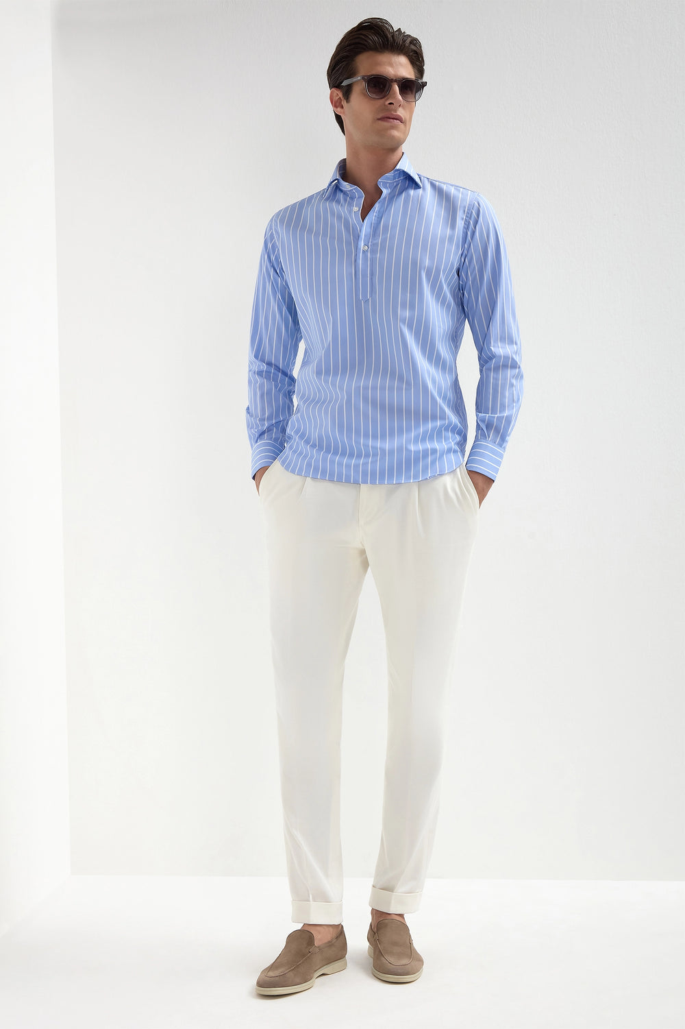 light blue popover striped shirt, striped shirt, light blue shirt, light blue summer shirt men, blue popover shirt, chemise rayée bleue homme, chemise à rayures bleues homme, chemise homme à rayures, chemise bleue homme été, chemise popover été bleue