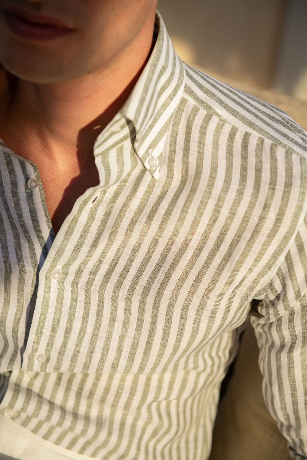 Button down linen shirt, Sage linen summer shirt, Sage Button down summer shirt, linen shirt, Striped Linen Shirt, Chemise en lin boutonnée, Chemise d'été en lin Sage, Chemise d'été boutonnée Sage, chemise en lin, Chemise en lin rayée à col boutonné,  Camicia di lino button-down, camicia estiva di lino Sage, camicia estiva button-down Sage, camicia di lino, camicia di lino a righe con collo button-down, 