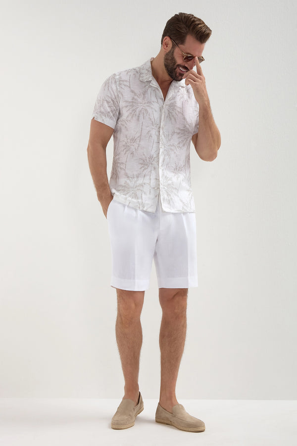 Sand Hawaiana Shirt, men's sand-colored Hawaiian shirt, elegant casual summer shirt, breathable and lightweight, refined tropical style, chemise hawaïenne sable pour hommes, chemise estivale respirante, chemise fluide et élégante, camicia hawaiana color sabbia, camicia leggera e traspirante, abbigliamento estivo sofisticato.