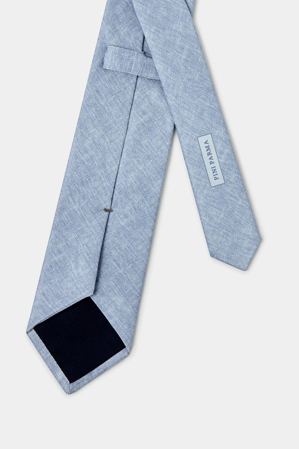 Sky Blue Linen Silk Tie, men's sky blue tie, elegant linen and silk tie, formal sky blue tie, breathable blue tie, cravate en lin et soie bleu ciel, cravate élégante pour hommes, cravate formelle bleu ciel, cravatta in lino e seta azzurro cielo, cravatta elegante azzurro cielo, cravatta formale in lino e seta.