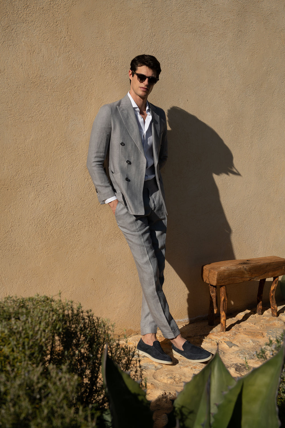  Men herringbone linen trousers, high rise linen trousers, grey herringbone linen trousers, grey summer linen trousers, Pantalon en lin à chevrons pour homme, pantalon en lin à taille haute, pantalon en lin à chevrons gris, pantalon en lin d'été gris, Pantaloni da uomo in lino a spina di pesce, pantaloni in lino a vita alta, pantaloni in lino grigi a spina di pesce, pantaloni in lino grigi estivi,