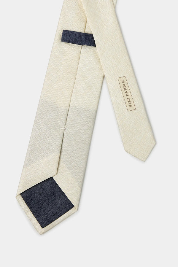 Stone Linen Silk Tie, men's stone-colored tie, elegant linen and silk tie, formal stone tie, breathable linen tie, cravate en lin et soie couleur pierre, cravate élégante pour hommes, cravate formelle couleur pierre, cravatta in lino e seta color pietra, cravatta elegante color pietra, cravatta formale in lino e seta.