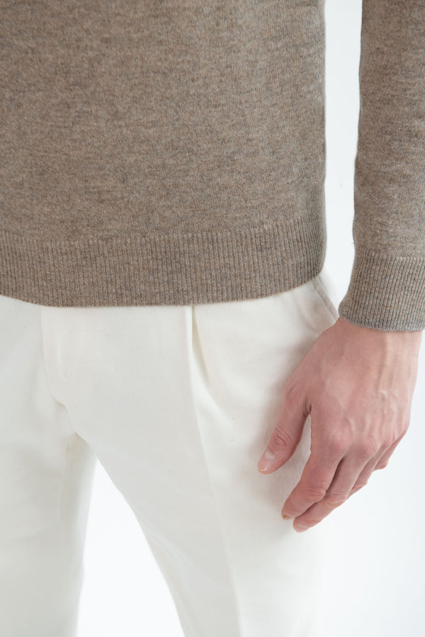 
Italian cashmere turtleneck, Taupe turtleneck, italian cashmere, italian turtleneck style, Taupe Turtleneck in 100% cashmere, Col roulé en cachemire italien, Col roulé Taupe, cachemire italien, style col roulé italien, Col roulé taupe en 100% cachemire, Dolcevita in cashmere italiano, Dolcevita taupe, cashmere italiano, stile dolcevita italiano, Dolcevita taupe in 100% cashmere,
